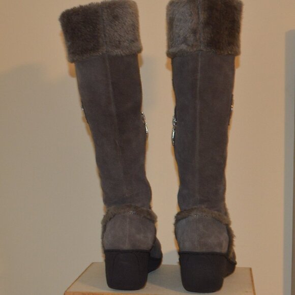 Guess Gray Suede Leather High Boots Wedge Heels Possibly Size 8 1/2 - Picture 4 of 9